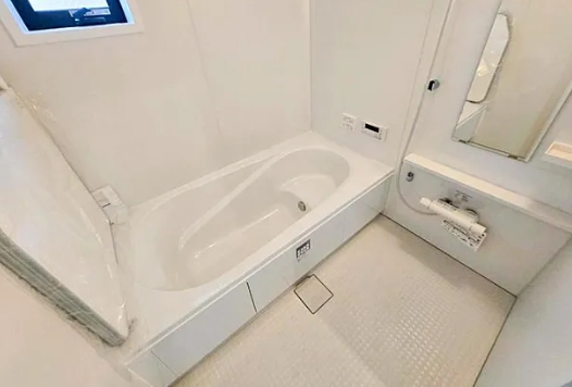 町田市小山ヶ丘6丁目の新築戸のバスルームの写真
