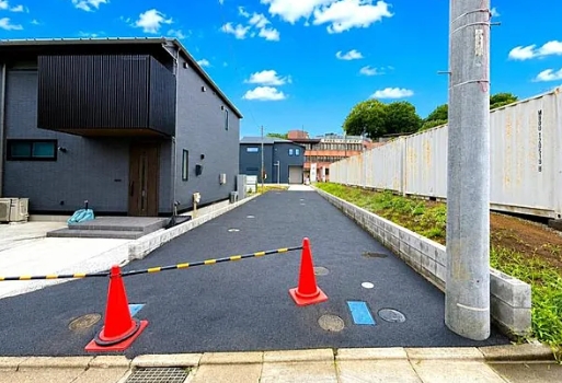 町田市小山ヶ丘6丁目の新築戸の駐車場の写真