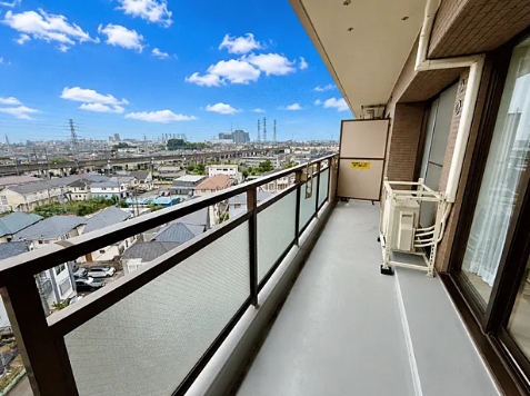 町田市小山町の中古マンションのバルコニーの写真
