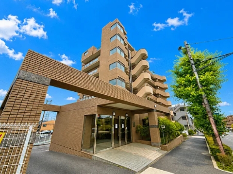 町田市小山町の中古マンションの外観の写真