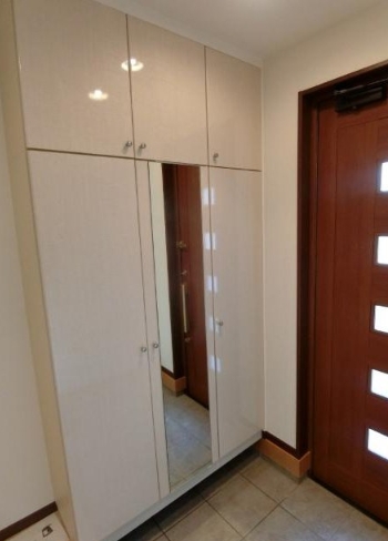 町田市小山町の中古戸建ての玄関の写真