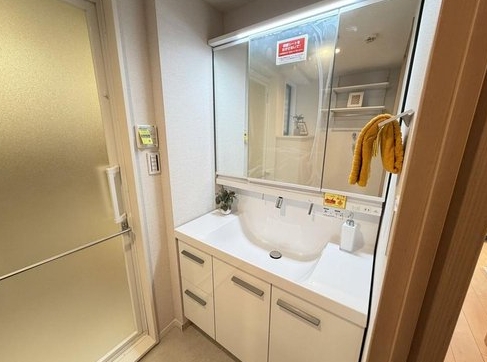 町田市玉川学園5丁目の中古マンションの洗面化粧台の写真