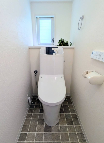 町田市つくし野4丁目の中古戸建てのトイレ1fの写真