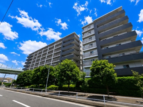 町田市鶴間7丁目の中古マンションの外観の写真