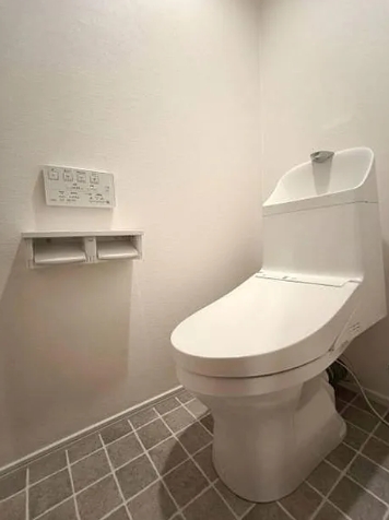 町田市山崎町の中古マンションのトイレの写真
