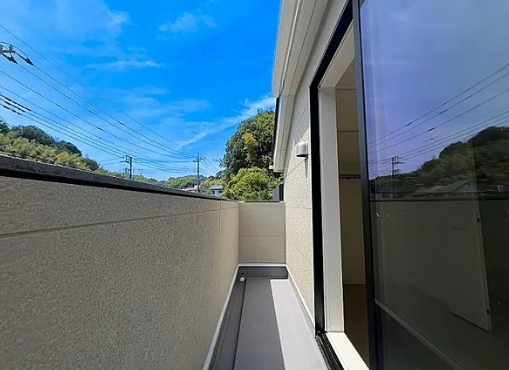 町田市図師町の新築戸建ての1号棟のバルコニーの写真