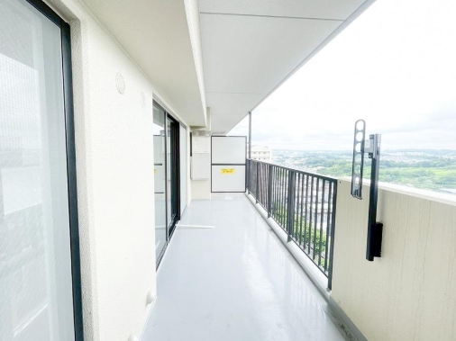 八王子市狭間町の中古マンションのバルコニーの写真
