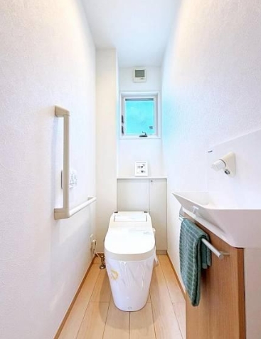 八王子市堀之内の中古戸建てのトイレ1fの写真