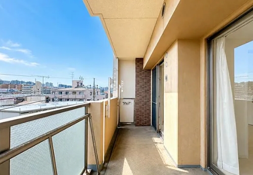 八王子市堀之内2丁目の中古マンションのバルコニーの写真