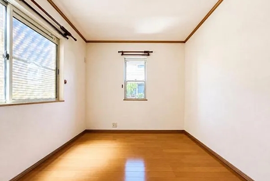 八王子市片倉町の中古戸建ての洋室1の写真