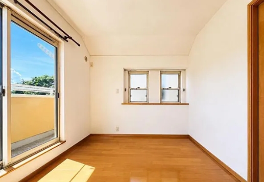 八王子市片倉町の中古戸建ての洋室4の写真