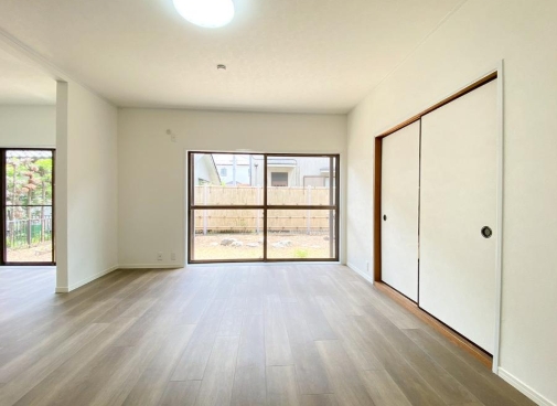 八王子市北野台3丁目の中古戸建てのリビングの写真