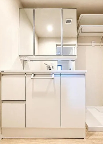 八王子市子安町1丁目の中古マンションの洗面化粧台の写真