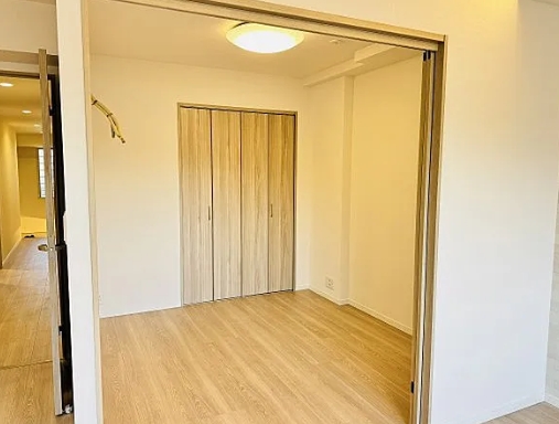 八王子市松木の中古マンションの洋室3の写真