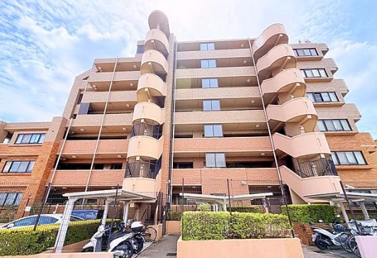 八王子市松木の中古マンションの外観の写真