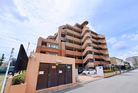 八王子市松木の中古マンションの外観の写真