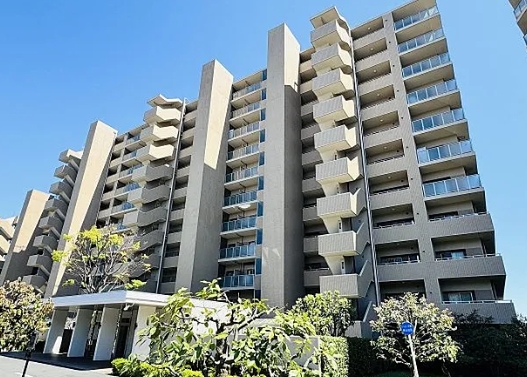 八王子市松木の中古マンションの外観の写真