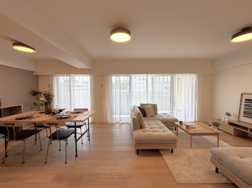 八王子市南大沢1丁目の中古マンションのリビングの写真