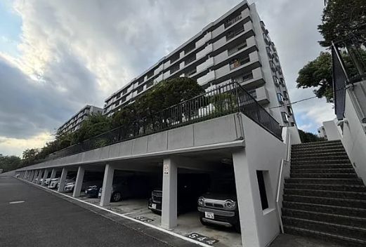 八王子市南大沢3丁目の中古マンションの外観の写真