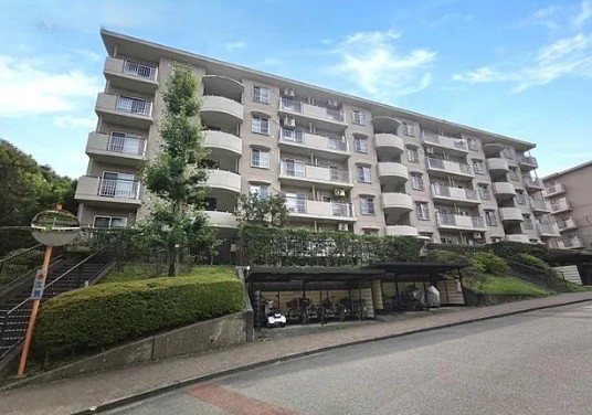 八王子市南大沢4丁目の中古マンションの外観の写真