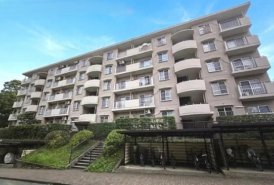 八王子市南大沢4丁目の中古マンションの外観の写真