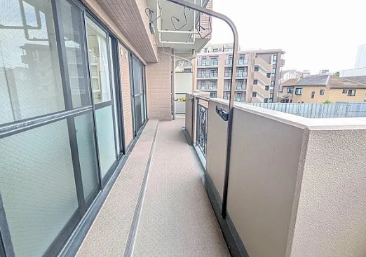 八王子市元横山町2丁目の中古マンションのバルコニーの写真