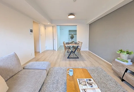 八王子市元横山町2丁目の中古マンションのリビングの写真
