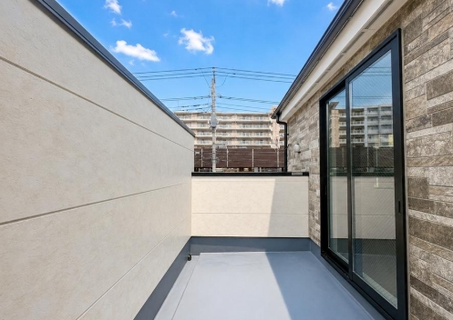 八王子市並木町の新築戸建てのバルコニーの写真