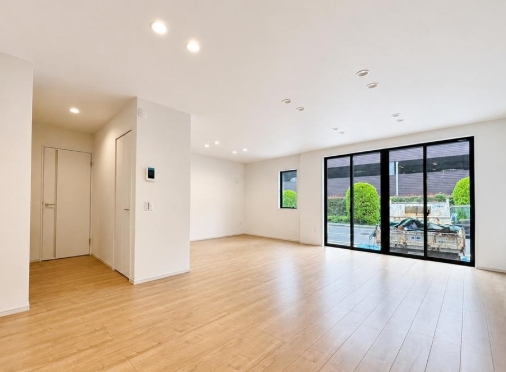 八王子市並木町の新築戸建てのリビングの写真