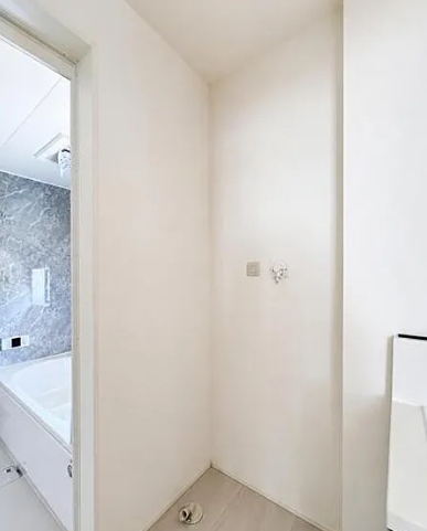 八王子市弐分方町の新築戸建て2号棟の洗濯機置場の写真
