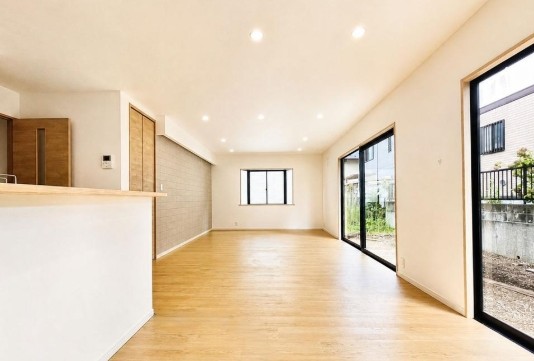 八王子市西片倉3丁目の中古戸建てのダイニングの写真