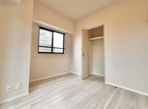 八王子市追分町の中古マンションの洋室2の写真