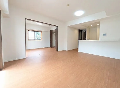 八王子市散田町5丁目の中古マンションのリビングの写真