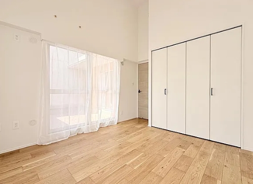 八王子市下柚木の中古マンションの洋室2の写真