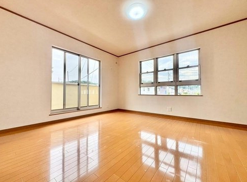八王子市城山手1丁目の中古戸建ての洋室1の写真