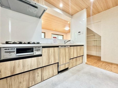 八王子市城山手1丁目の中古戸建てのキッチンの写真