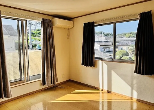 八王子市館町の中古戸建ての洋室2の写真