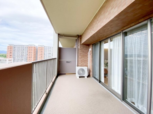 八王子市鑓水2丁目の中古マンションのバルコニーの写真