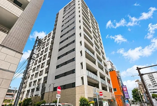 八王子市八日町の中古マンションの外観の写真