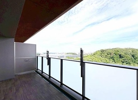 町田市小山ヶ丘6丁目の中古マンションのバルコニーの写真