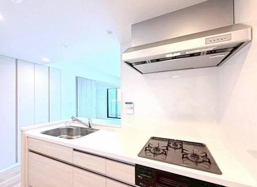 町田市小山ヶ丘6丁目の中古マンションのキッチンの写真