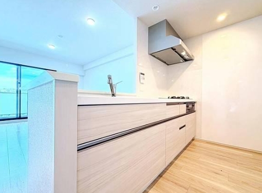 町田市小山ヶ丘6丁目の中古マンションのキッチンの写真