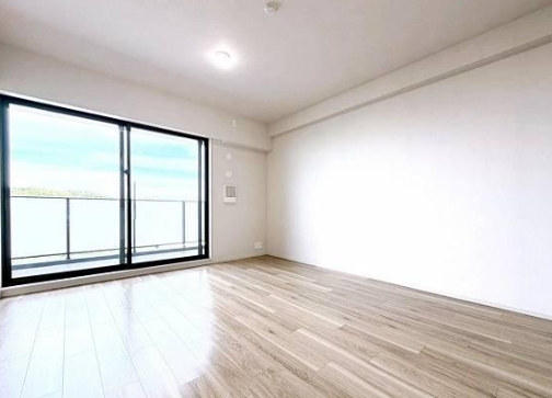 町田市小山ヶ丘6丁目の中古マンションのリビングの写真