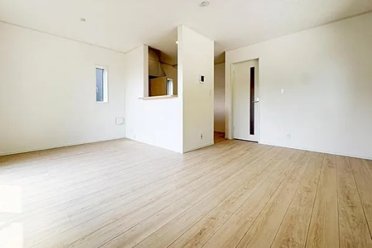 町田市薬師台1丁目の新築戸建ての7号棟のリビングの写真