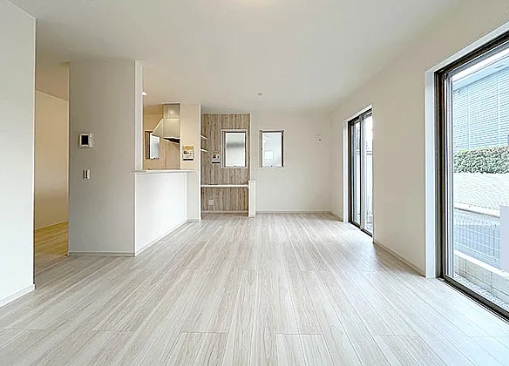 相模原市中央区高根2丁目の新築戸建てのリビングの写真