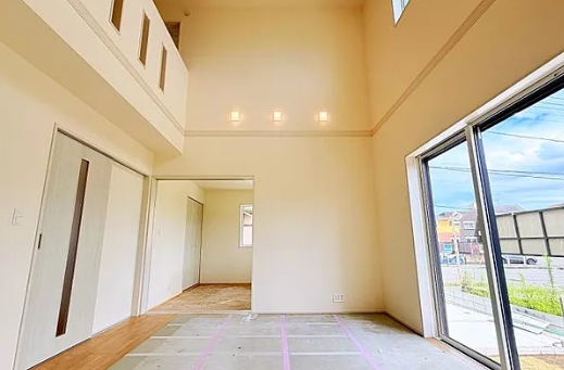 相模原市中央区田名の新築戸建て2号棟のリビングの写真