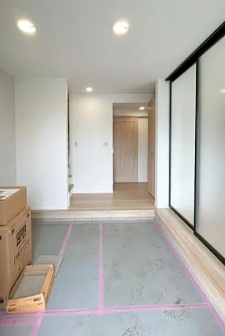 相模原市中央区田名の新築戸建て5号棟の玄関の写真