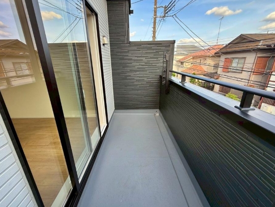 相模原市緑区西橋本4丁目の新築戸建てのバルコニーの写真
