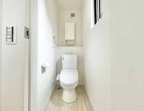 相模原市南区上鶴間4丁目の新築戸建てのトイレ1fの写真
