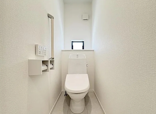 相模原市南区西大沼3丁目の新築戸建てD号棟のトイレ1fの写真